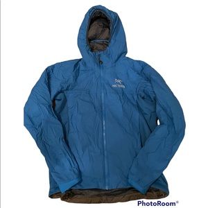 Mens Arc’teryx Atom LT Hoody in Blue - size small